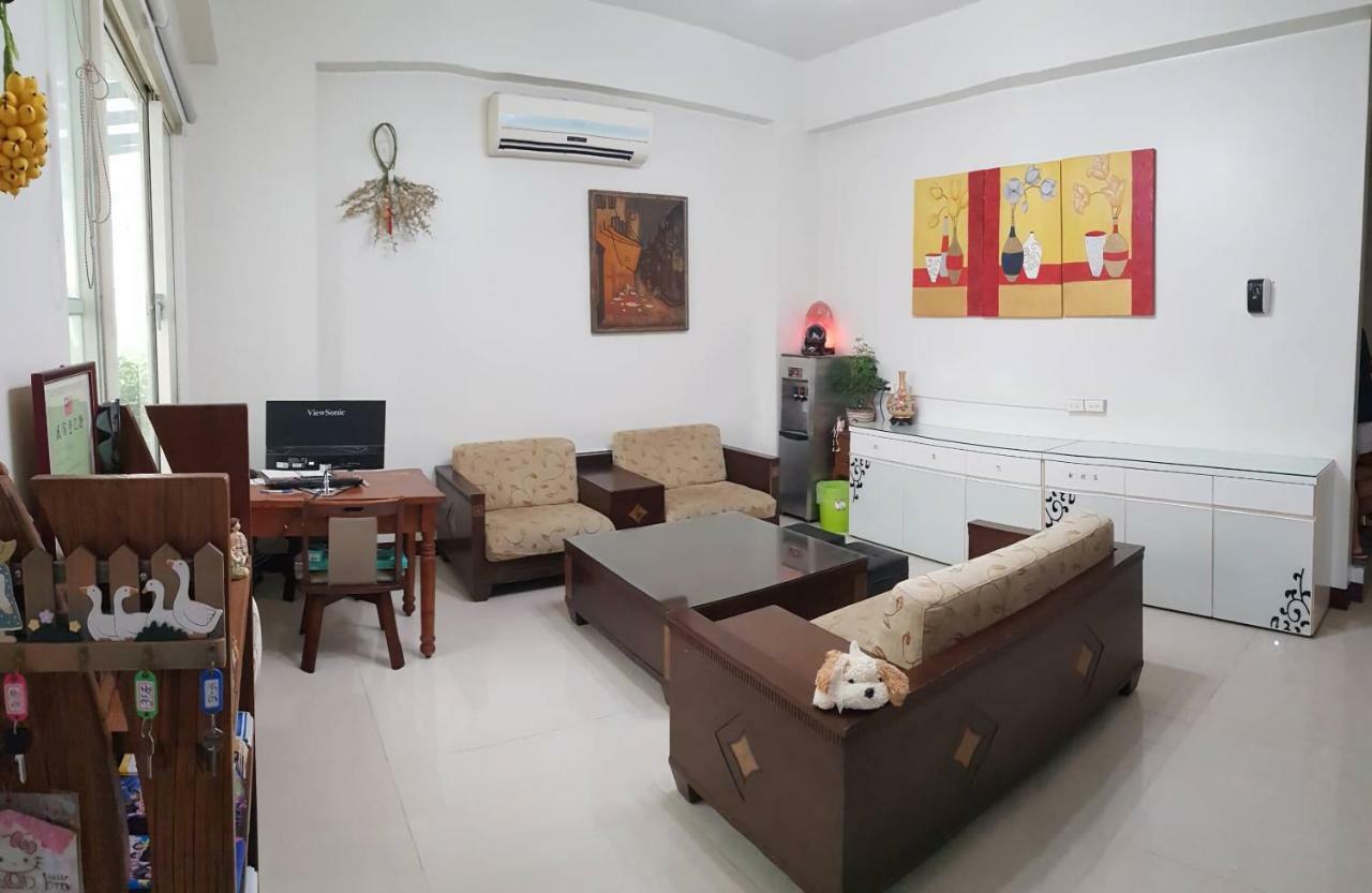 Leisure Homestay Hualien stad Exteriör bild